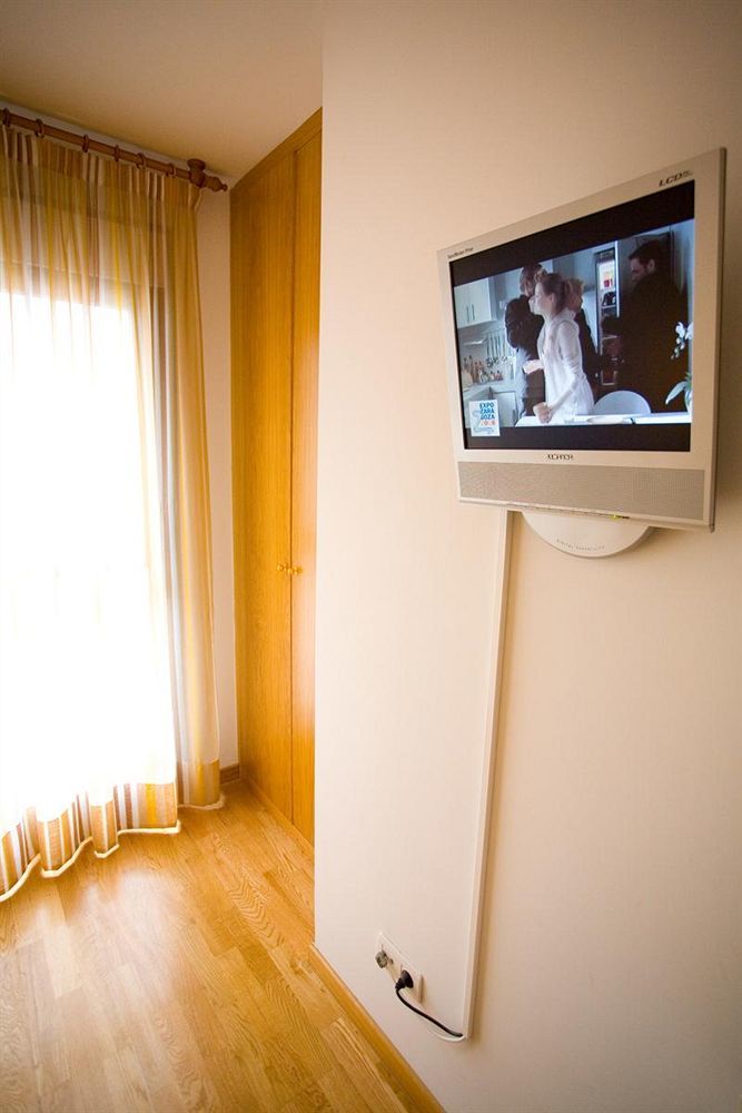 Burgo Hostal Via Lactea מראה חיצוני תמונה